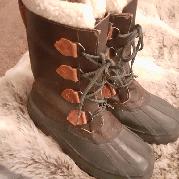 Boots - Picture 6 of 8